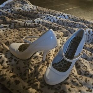 Chic Funtasma White Mary Jane Heels